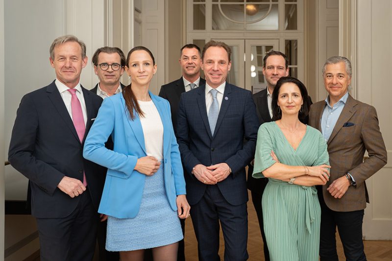 Das VÖPE-Präsidium v.l.: Gerald Beck, Erwin Größ, Nadja Holzer, Philipp Resl, Andreas Köttl, Christopher Pongratz, Sabine Müller, Peter Ulm (nicht im Bild: Hans Peter Weiss)